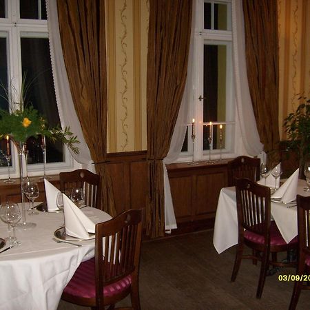 Pensjonat - Restauracja Zolty Domek Szczecinek Exterior foto