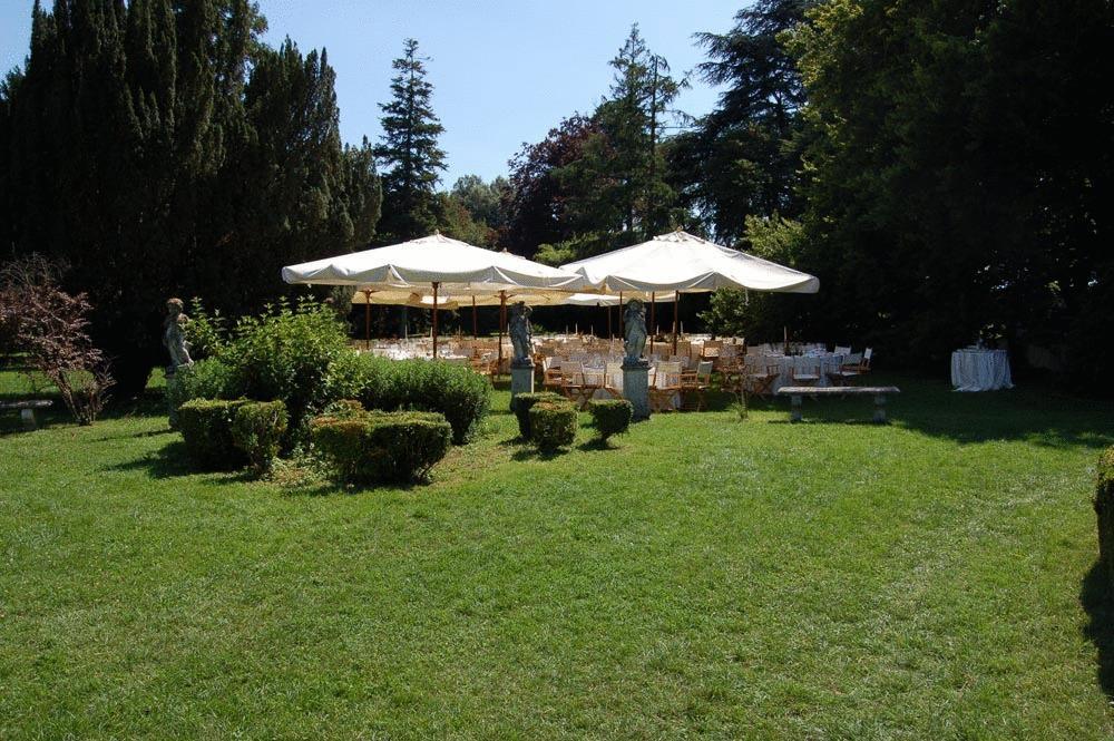 Pensjonat - Restauracja Zolty Domek Szczecinek Exterior foto