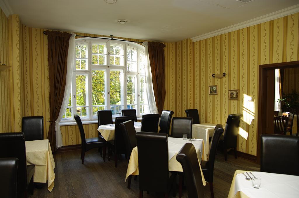 Pensjonat - Restauracja Zolty Domek Szczecinek Exterior foto